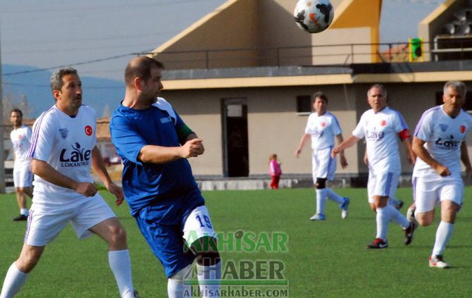 Dostluk Maçında Akhisar Gücü, Balçova Veteranları 5-0 Mağlup etti